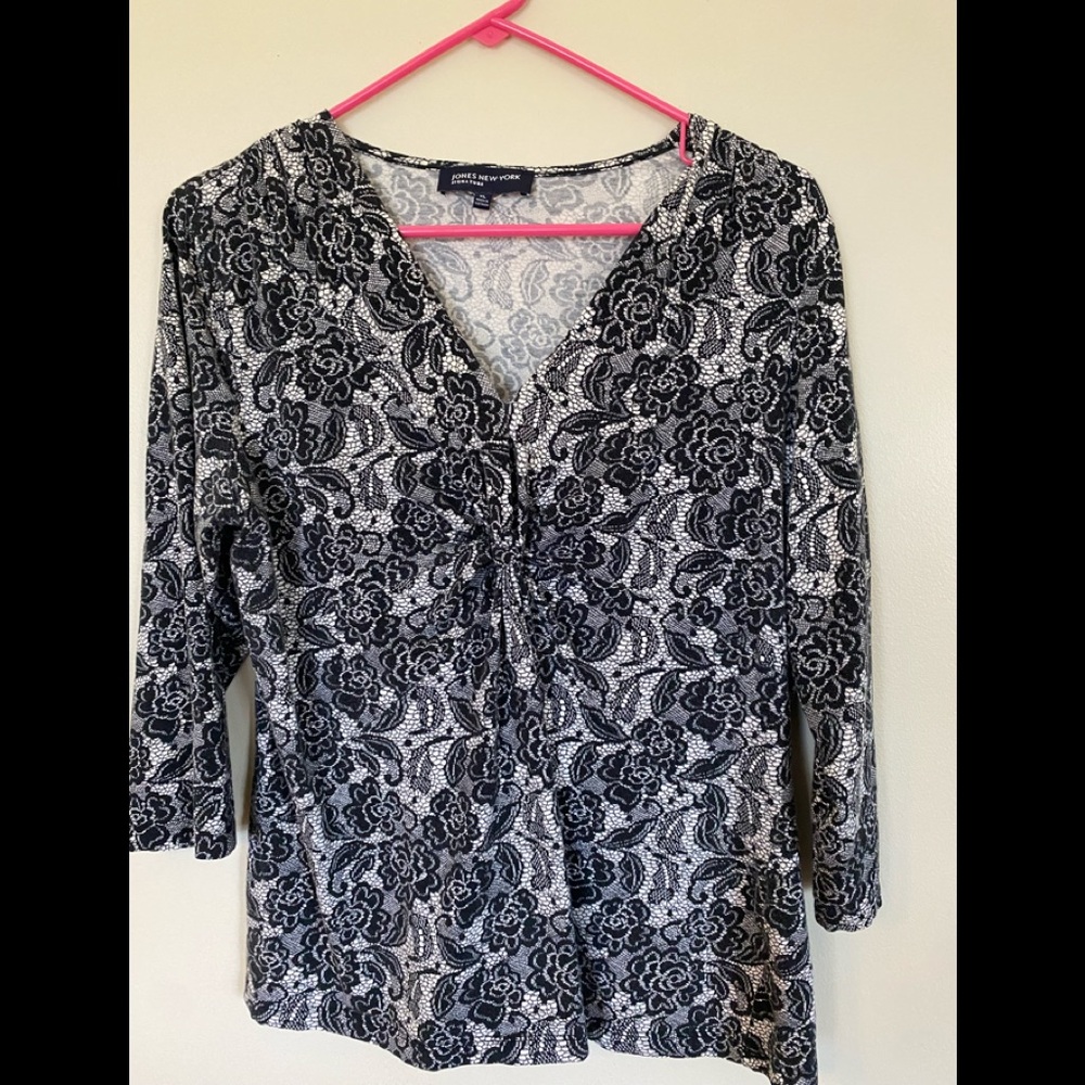 Jones of New York twist top